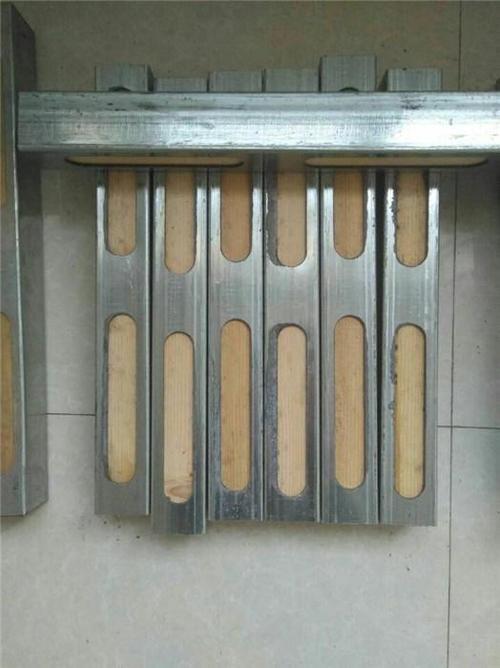 钢包木